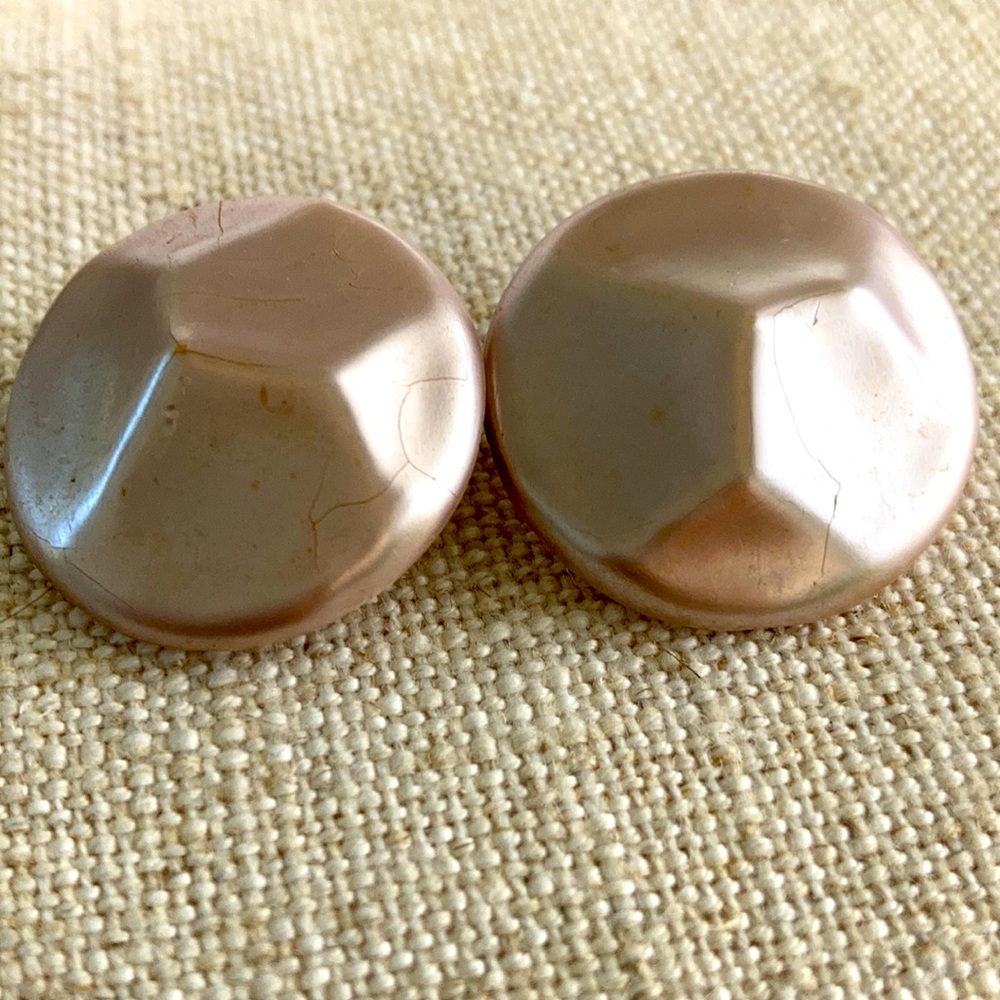 5/$25 1950s molded taupe pearlized clip earrings. Hong Kong